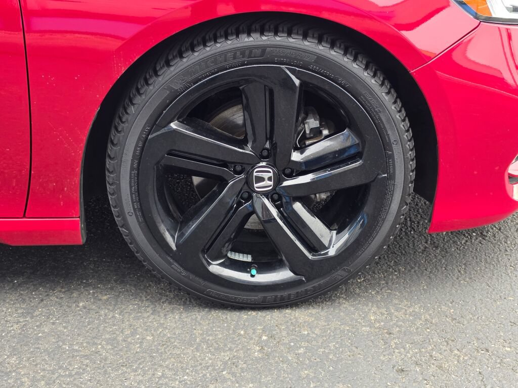 Certified 2018 Honda Accord Sport image 9