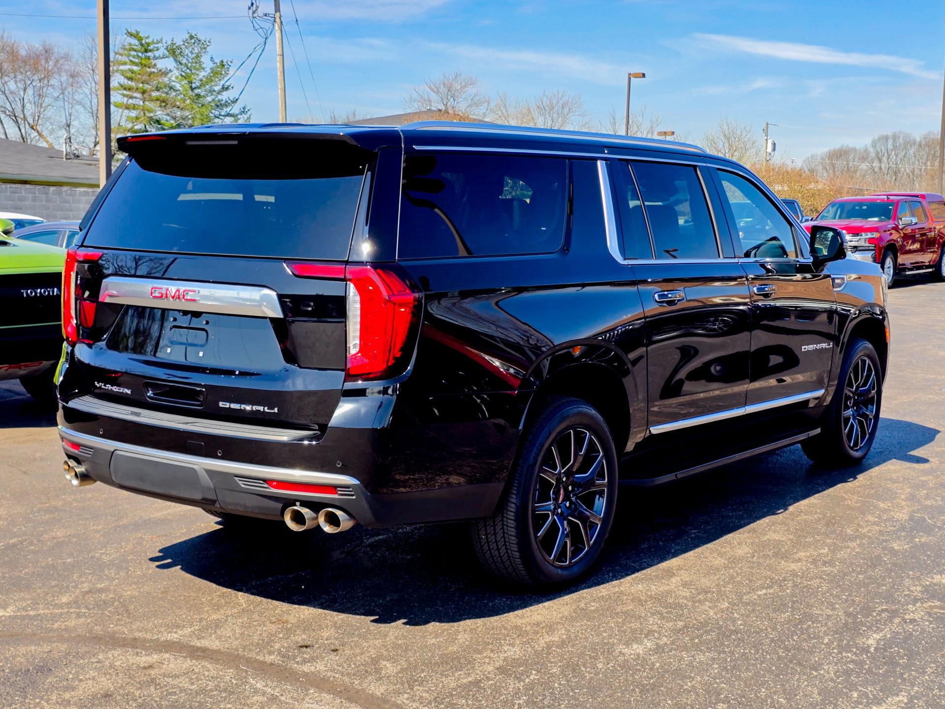 Used 2024 GMC Yukon XL Denali image 21