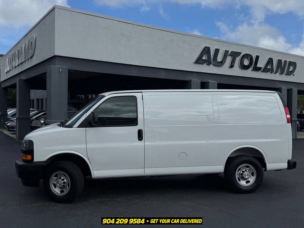 Used 2026 Chevrolet Express 2500 w/ Driver Convenience Package RWD image 4