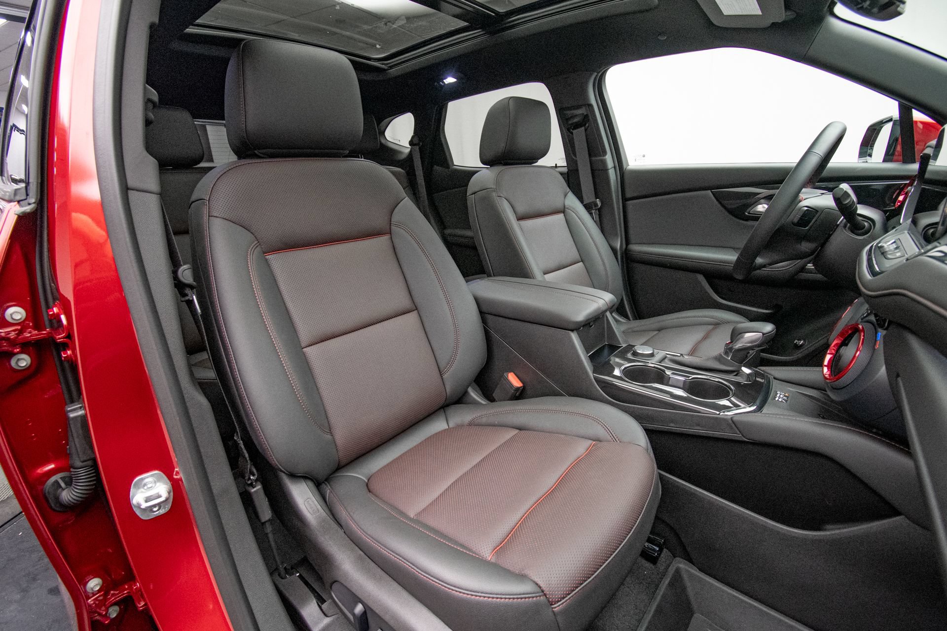 Used 2025 Chevrolet Blazer RS w/ Driver Confidence II Package AWD/4WD image 14