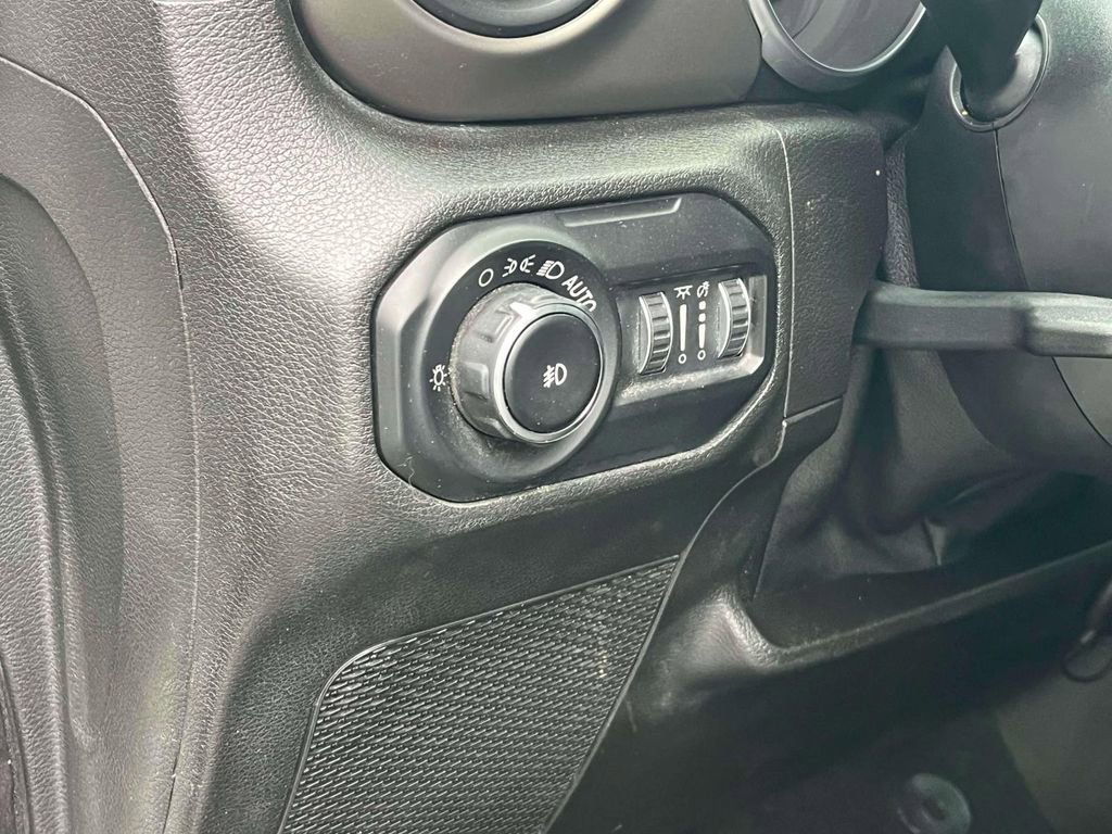 Used 2018 Jeep Wrangler Unlimited Sport S image 27