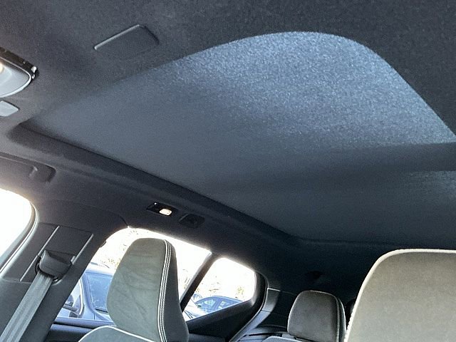 Certified 2025 Volvo XC40 B5 Plus image 17