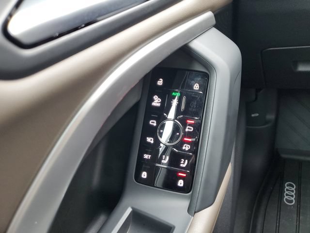 Used 2025 Audi Q5 Premium Plus w/ Premium Plus AWD/4WD image 32