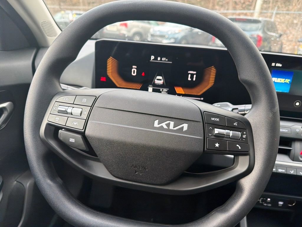 Certified 2025 Kia K4 LXS image 17