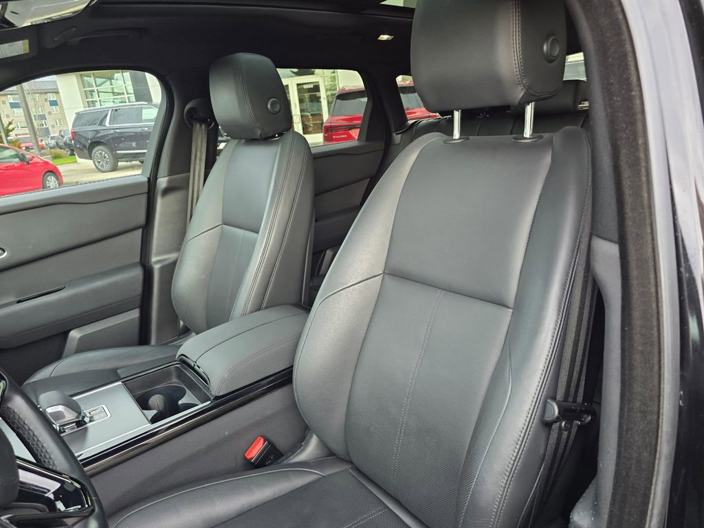 Used 2025 Land Rover Range Rover Velar Dynamic SE image 21