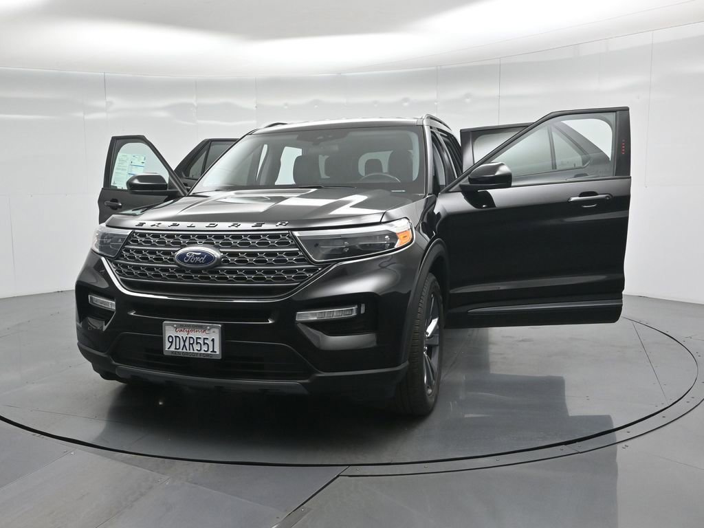 Certified 2022 Ford Explorer XLT w/ Equipment Group 202A image 27