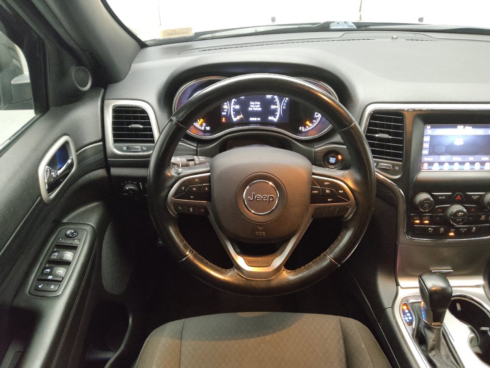 Used 2020 Jeep Grand Cherokee Laredo RWD image 22