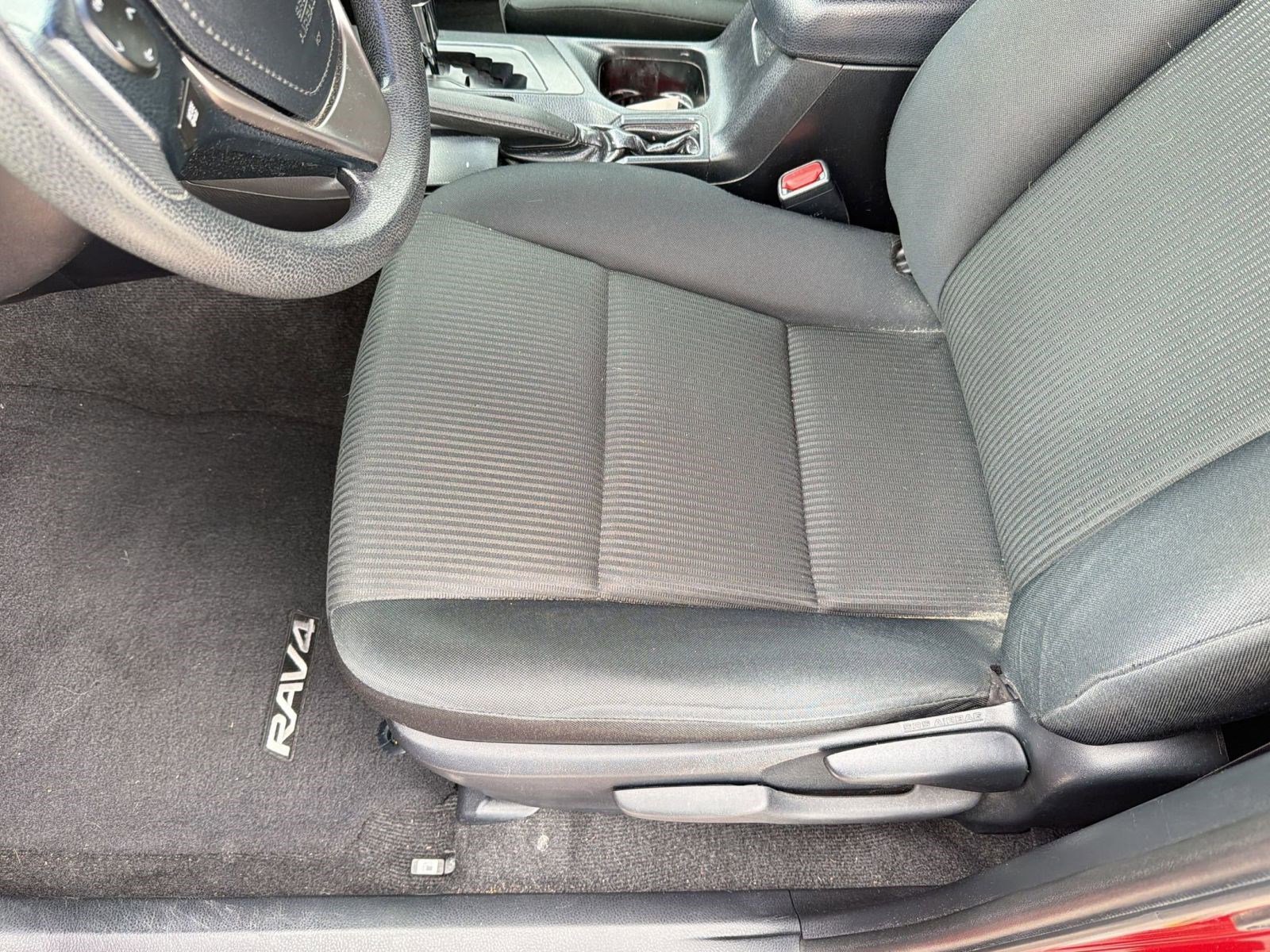 Used 2016 Toyota RAV4 LE FWD image 12