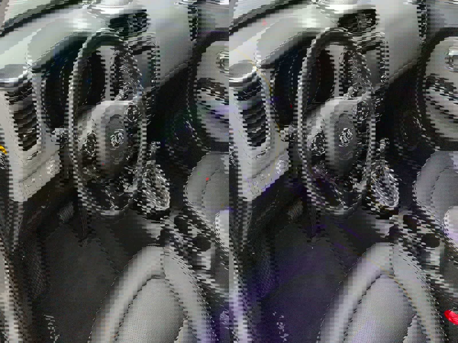 Used 2016 Kia Soul + w/ Primo Package image 2