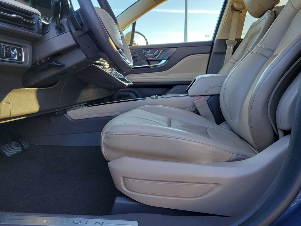 Used 2022 Lincoln Corsair FWD w/ Premium Package image 17