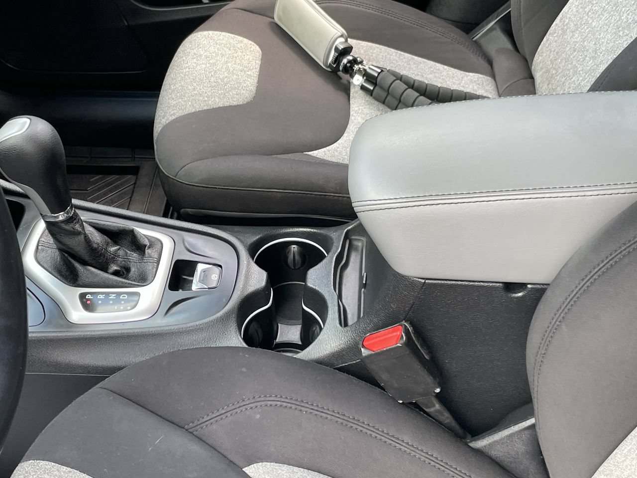 Used 2014 Jeep Cherokee Latitude AWD/4WD image 35
