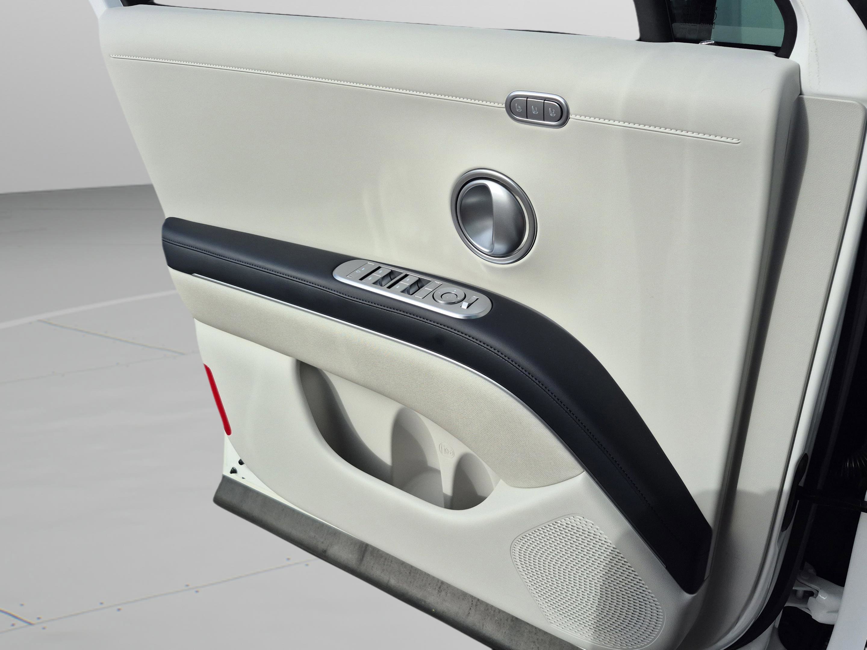 Certified 2026 Hyundai Palisade Calligraphy FWD image 25