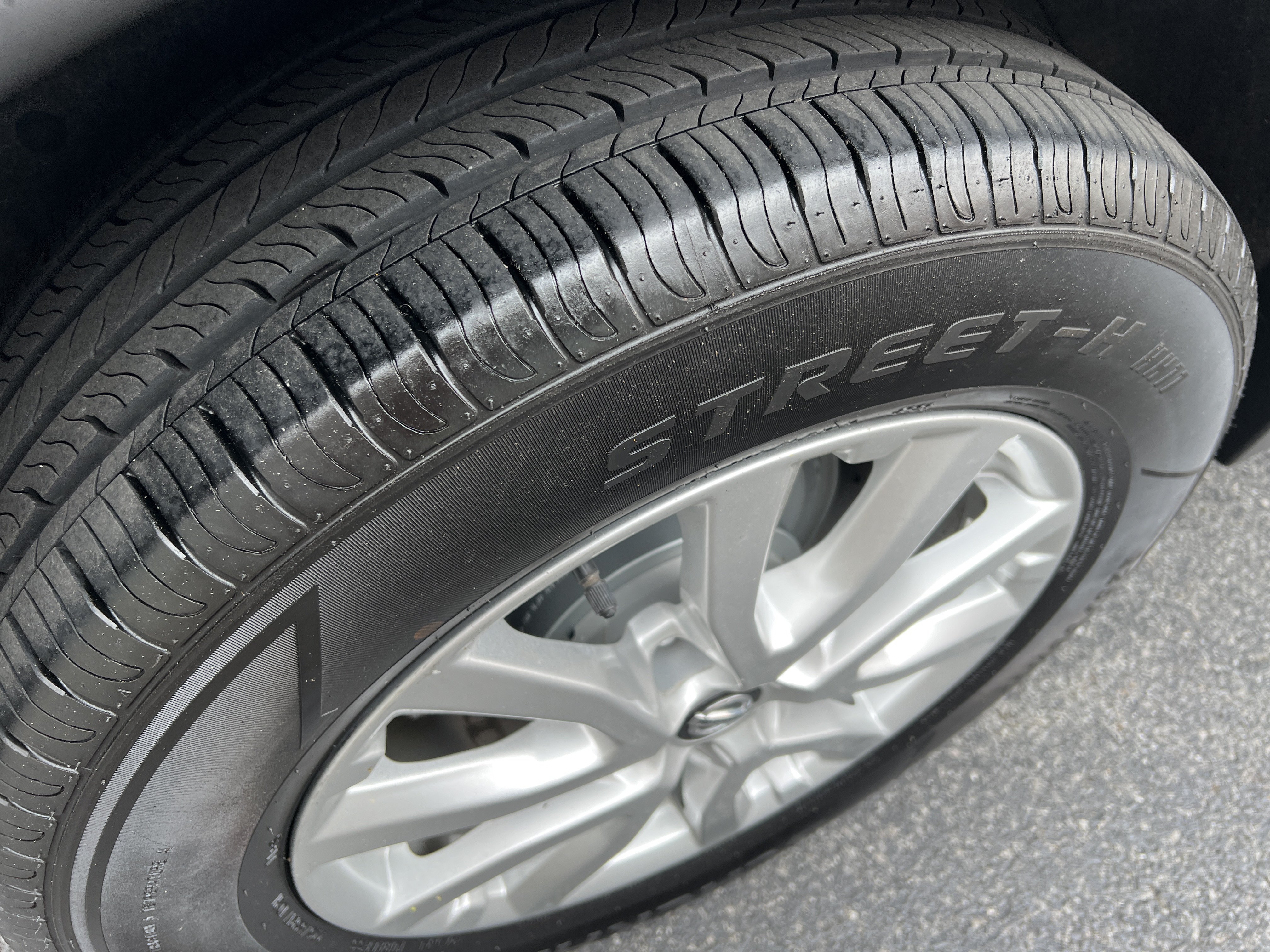 Used 2020 Nissan Rogue SV AWD/4WD image 13