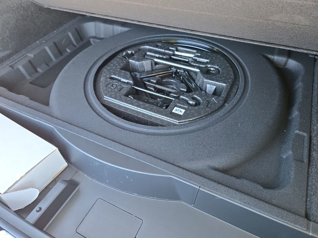 Used 2023 Genesis GV70 2.5T w/ Sport Prestige Package image 16