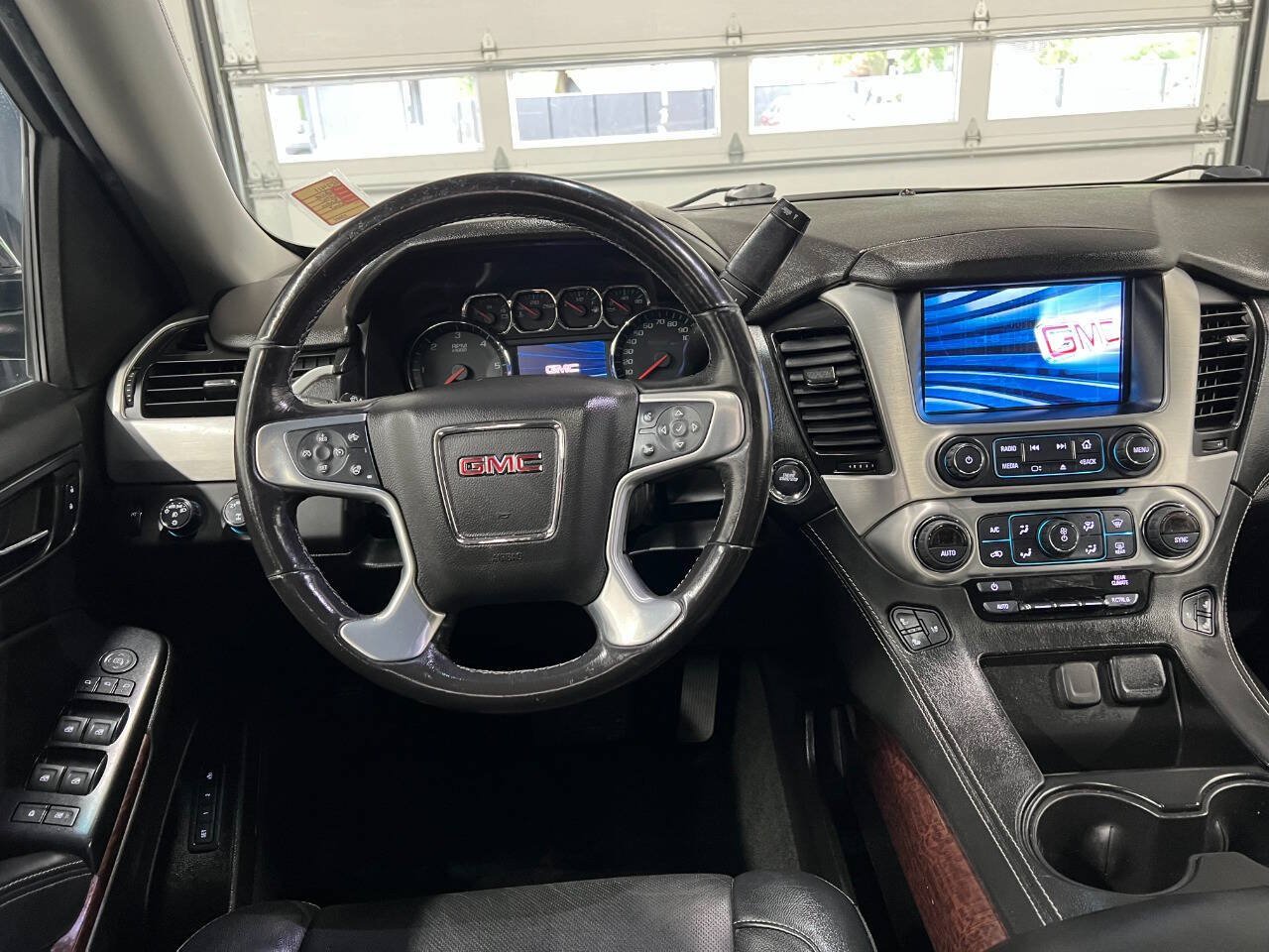 Used 2018 GMC Yukon SLT AWD/4WD image 8