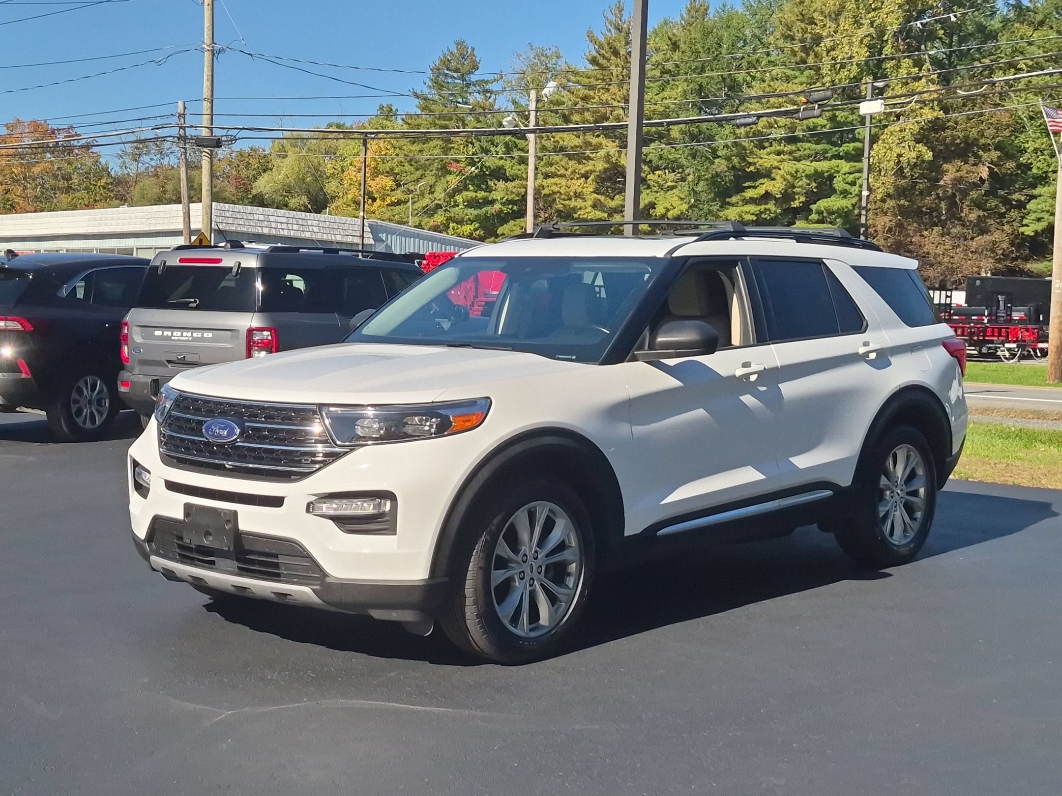 Used 2021 Ford Explorer XLT w/ Equipment Group 202A AWD/4WD image 7