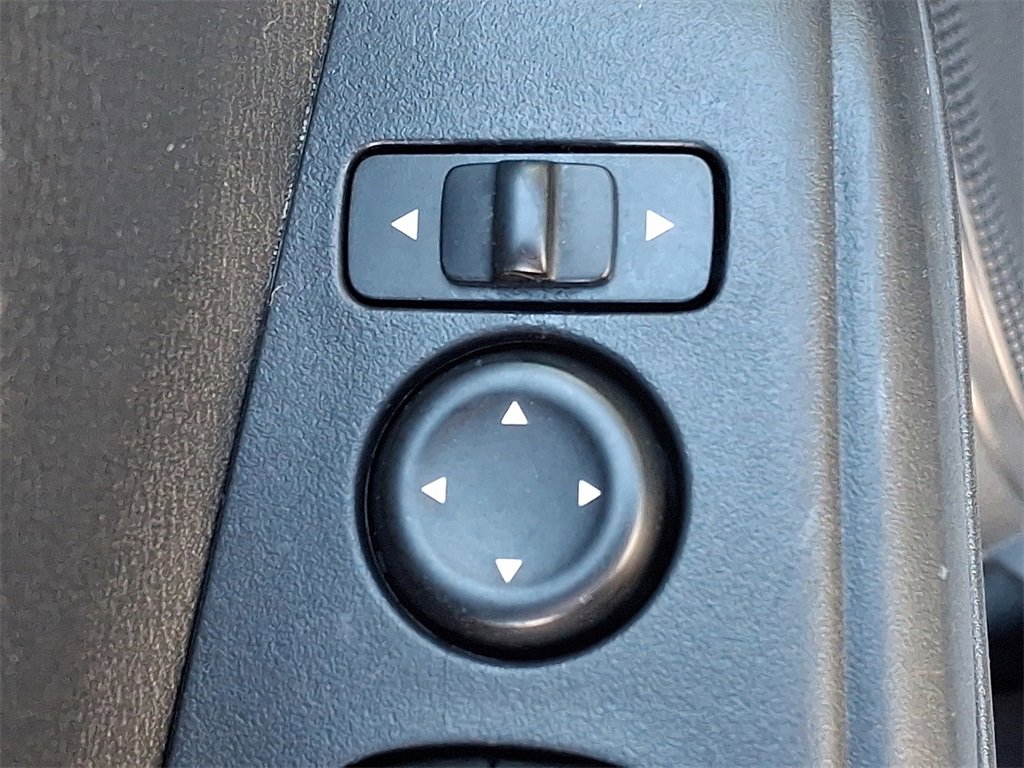 Used 2020 Nissan Kicks S image 25