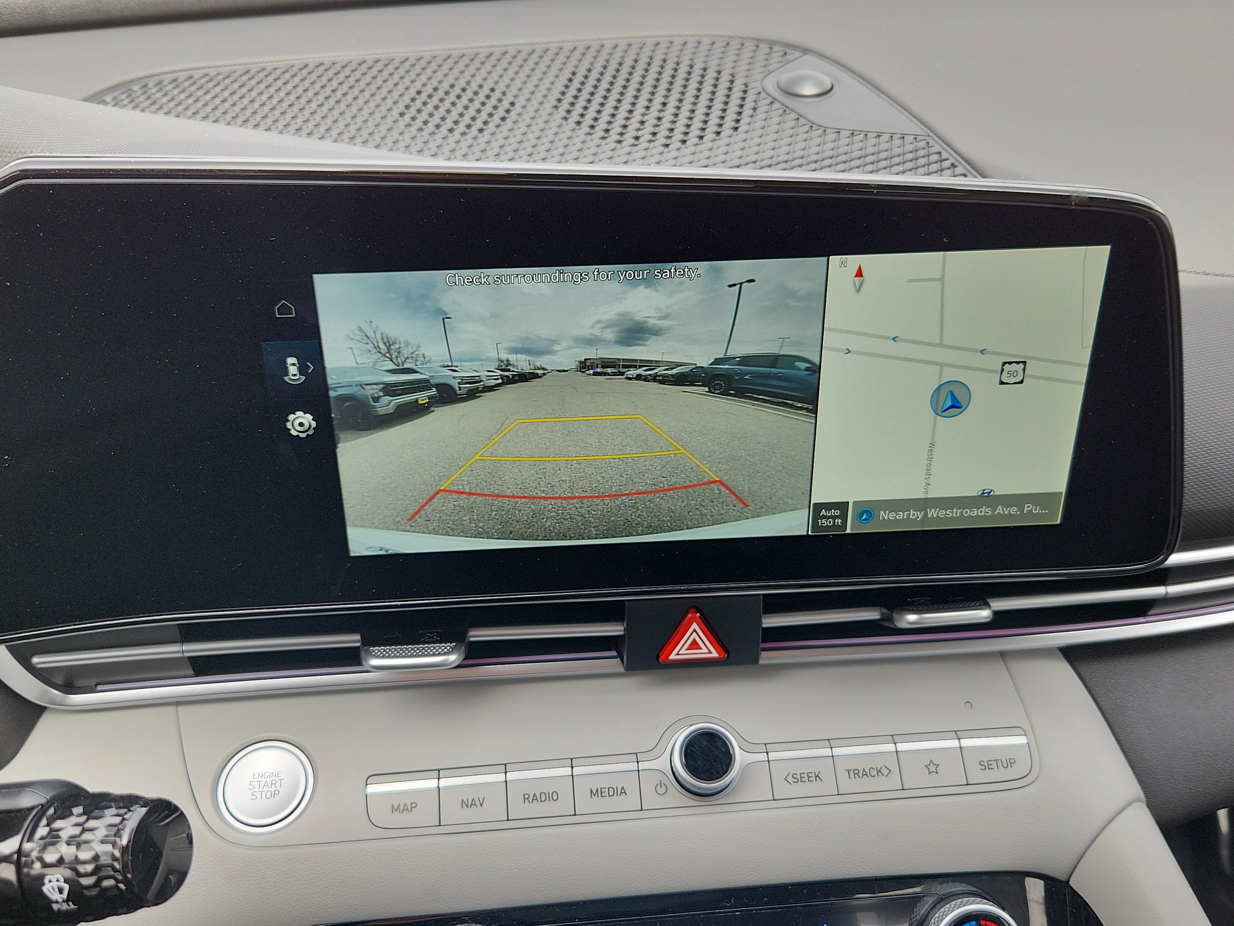 Used 2025 Hyundai Elantra Limited image 22