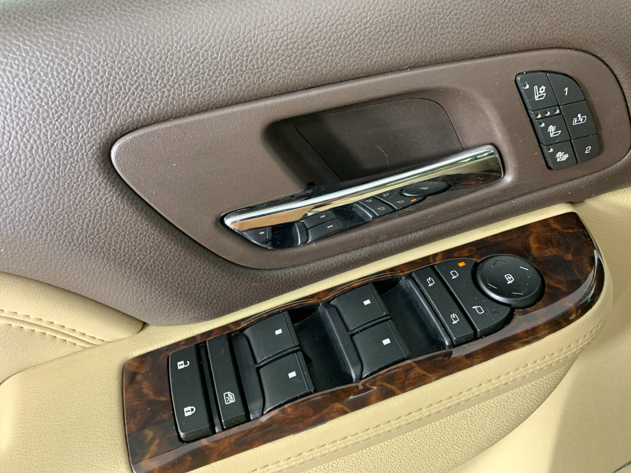 Used 2014 GMC Yukon Denali RWD image 14