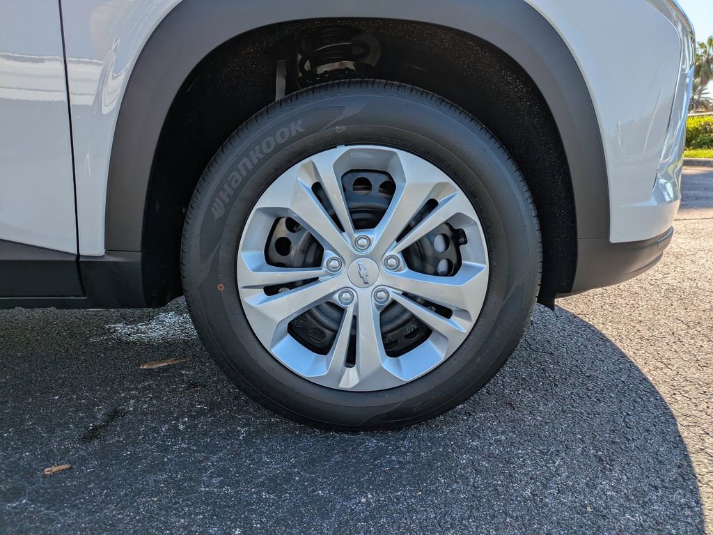 New 2026 Chevrolet Trax LS w/ Driver Confidence Package image 11