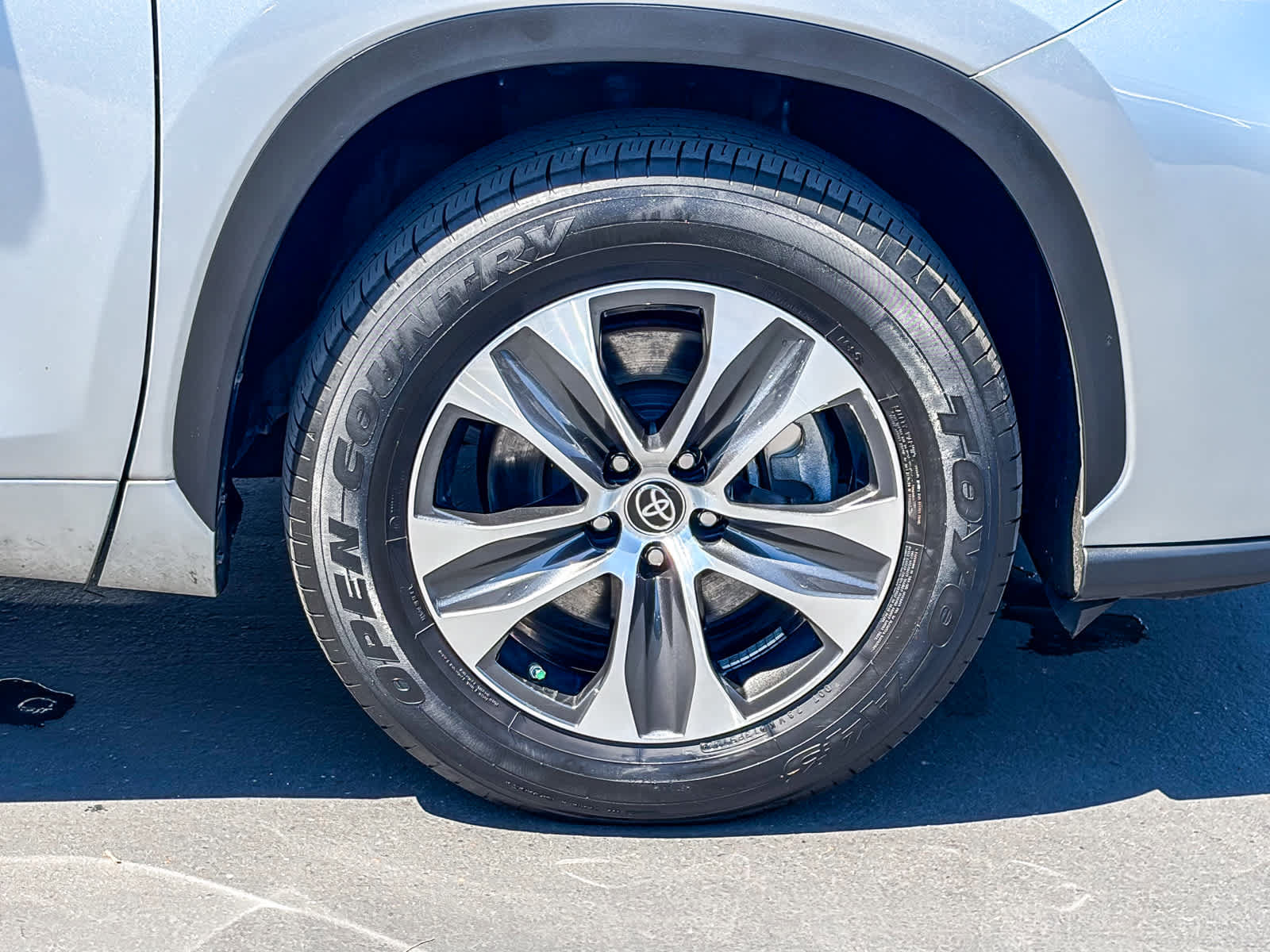 Used 2023 Toyota Highlander XLE FWD image 9