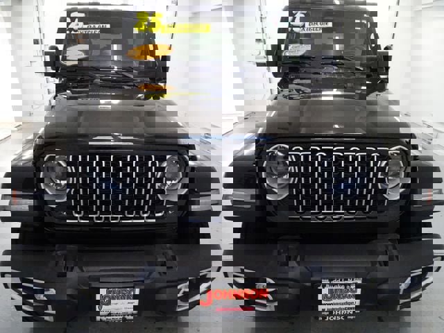 Certified 2025 Jeep Wrangler Unlimited Sahara image 23