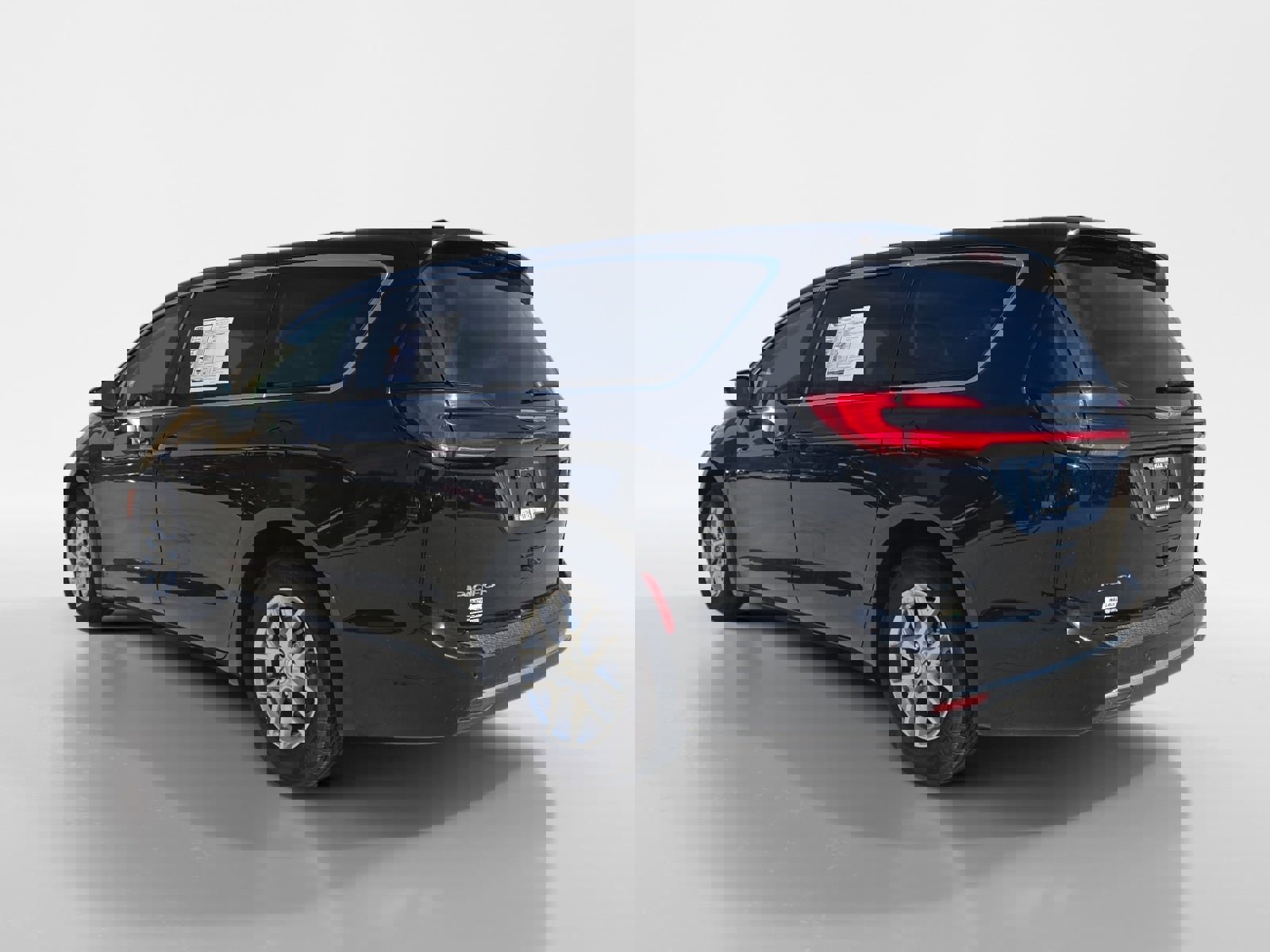 Used 2024 Chrysler Pacifica Touring-L image 5