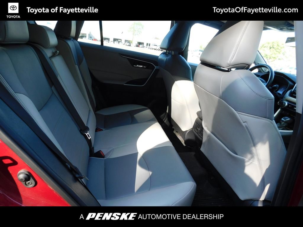 Used 2021 Toyota RAV4 XLE Premium image 5
