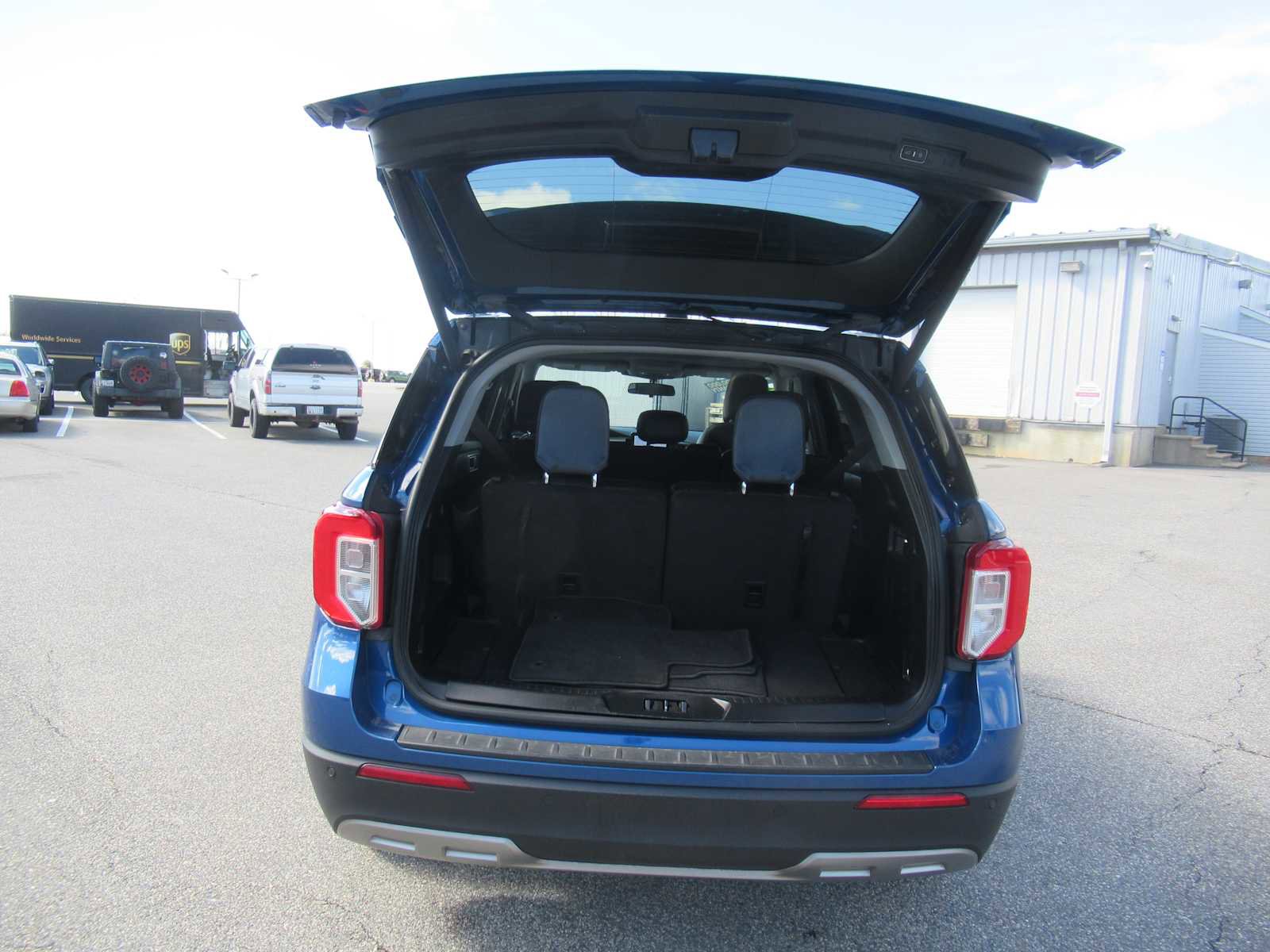 Used 2022 Ford Explorer XLT w/ Equipment Group 202A image 19