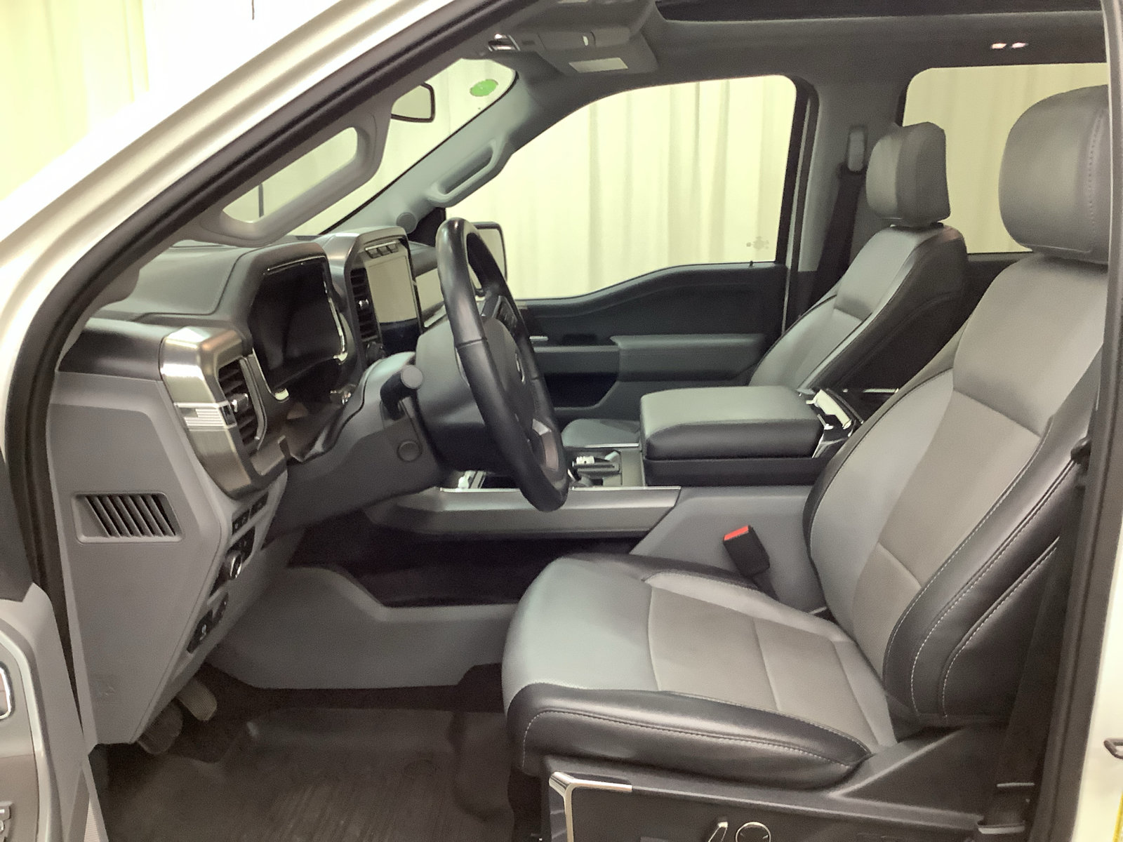 Used 2023 Ford F150 Lariat w/ Equipment Group 502A High AWD/4WD image 14
