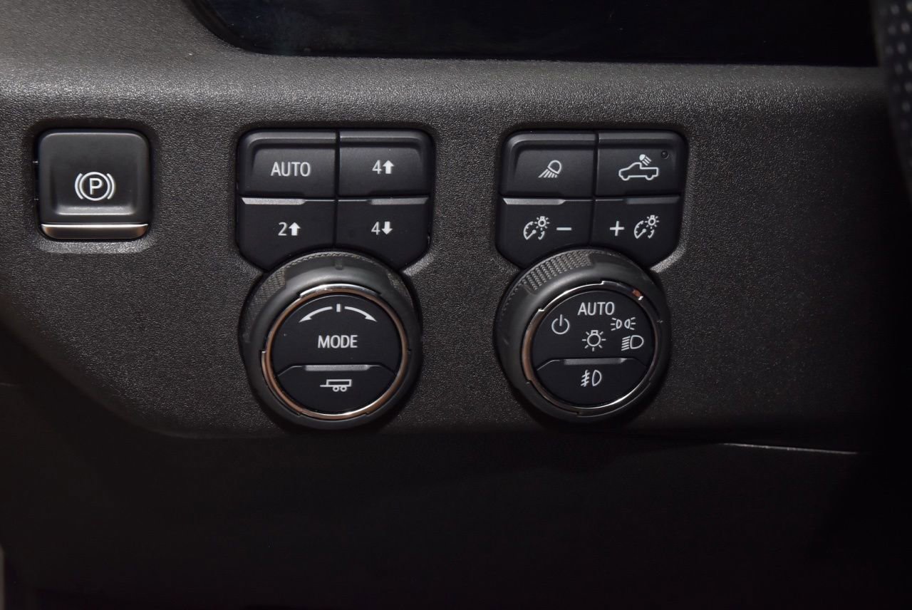 Used 2024 Chevrolet Silverado 2500 LT AWD/4WD image 31