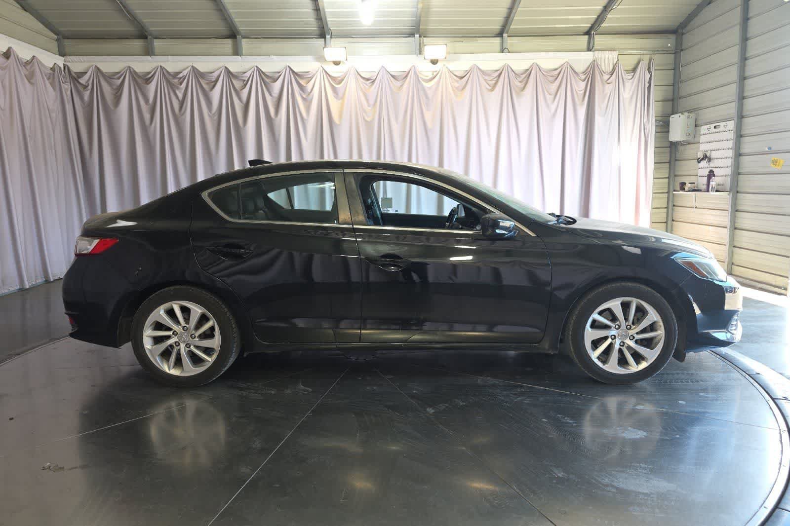 Used 2017 Acura ILX FWD image 9