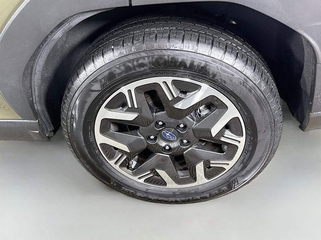 Used 2025 Subaru Forester Premium image 33