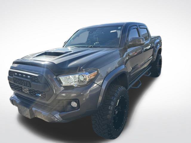 Certified 2018 Toyota Tacoma TRD Sport w/ Technology Package AWD/4WD image 4