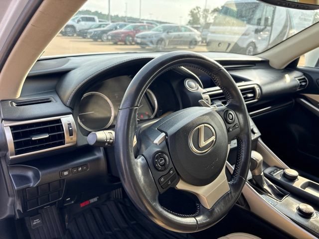 Used 2016 Lexus IS 200t RWD image 10