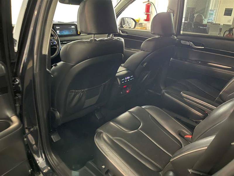 Used 2021 Hyundai Palisade Limited FWD image 16
