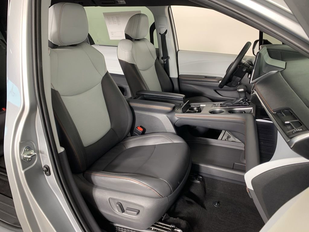 Used 2021 Toyota Sienna XSE w/ XSE Plus Package image 41