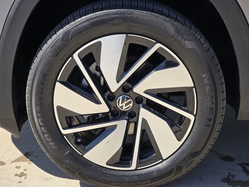 Used 2025 Volkswagen Atlas SEL image 8