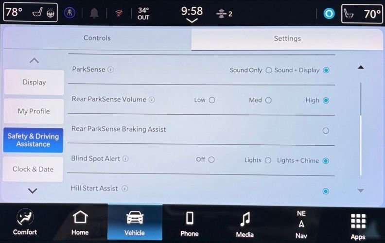 Used 2024 Chrysler Pacifica Limited image 26