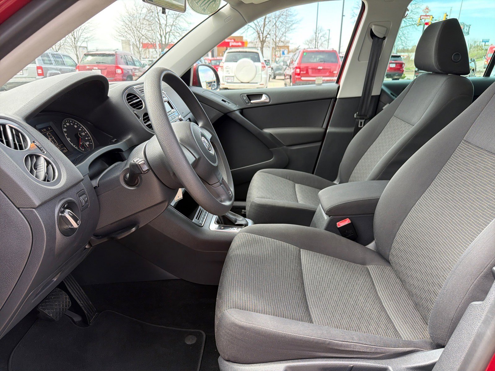 Used 2012 Volkswagen Tiguan S AWD/4WD image 11