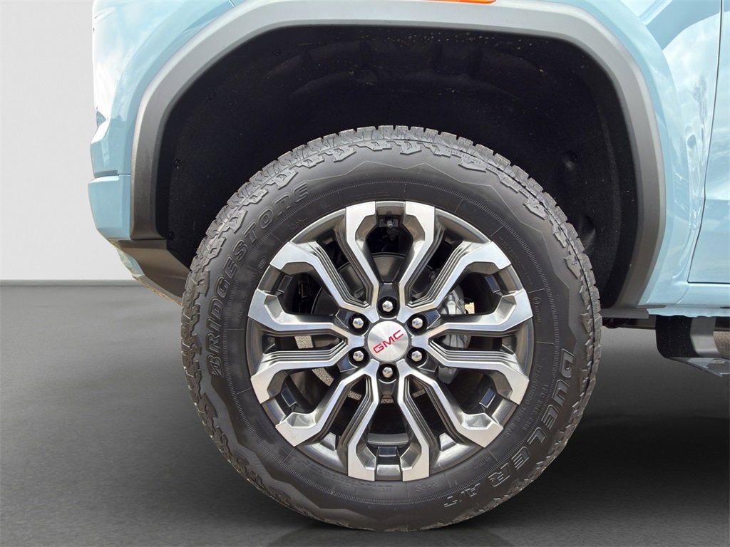 Used 2026 GMC Canyon Denali image 4