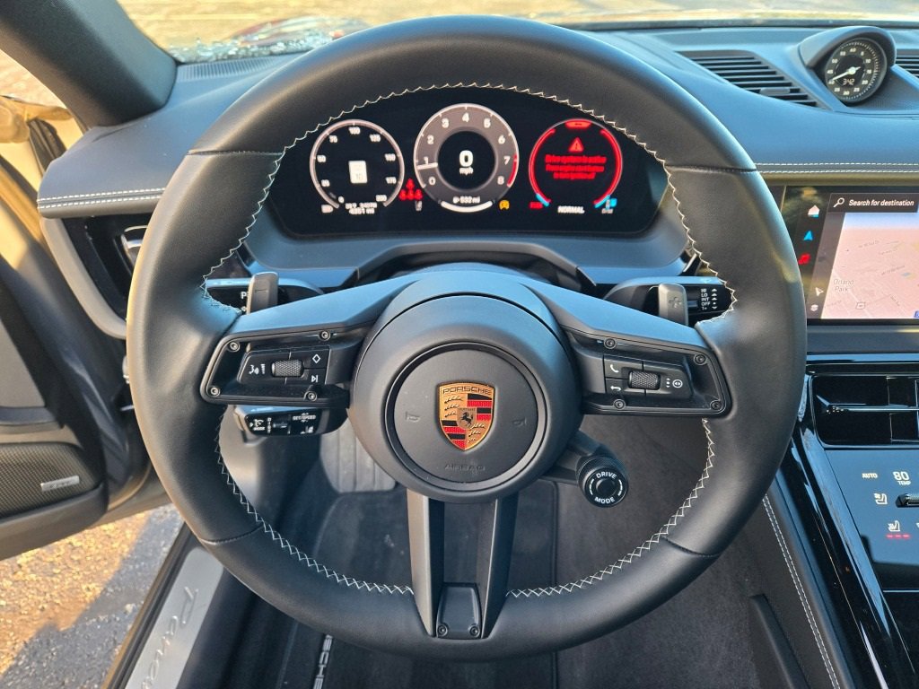 Used 2025 Porsche Panamera 4 image 31