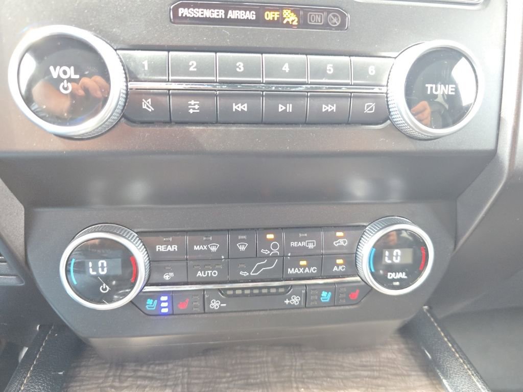 Used 2021 Ford Expedition Limited image 23