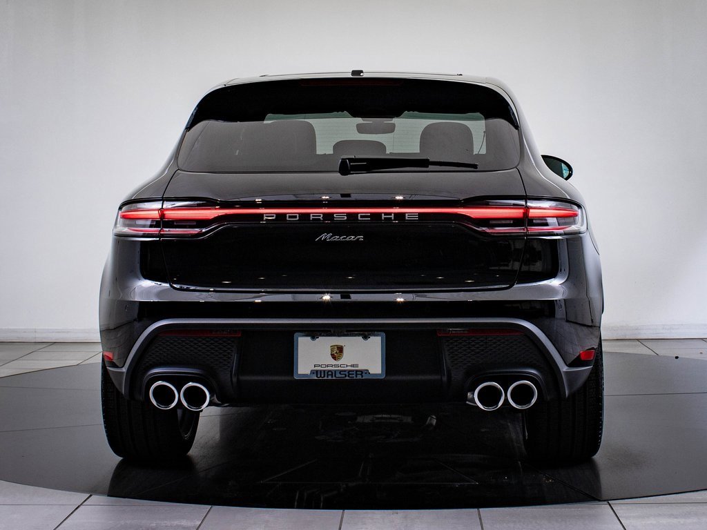 Certified 2025 Porsche Macan image 7
