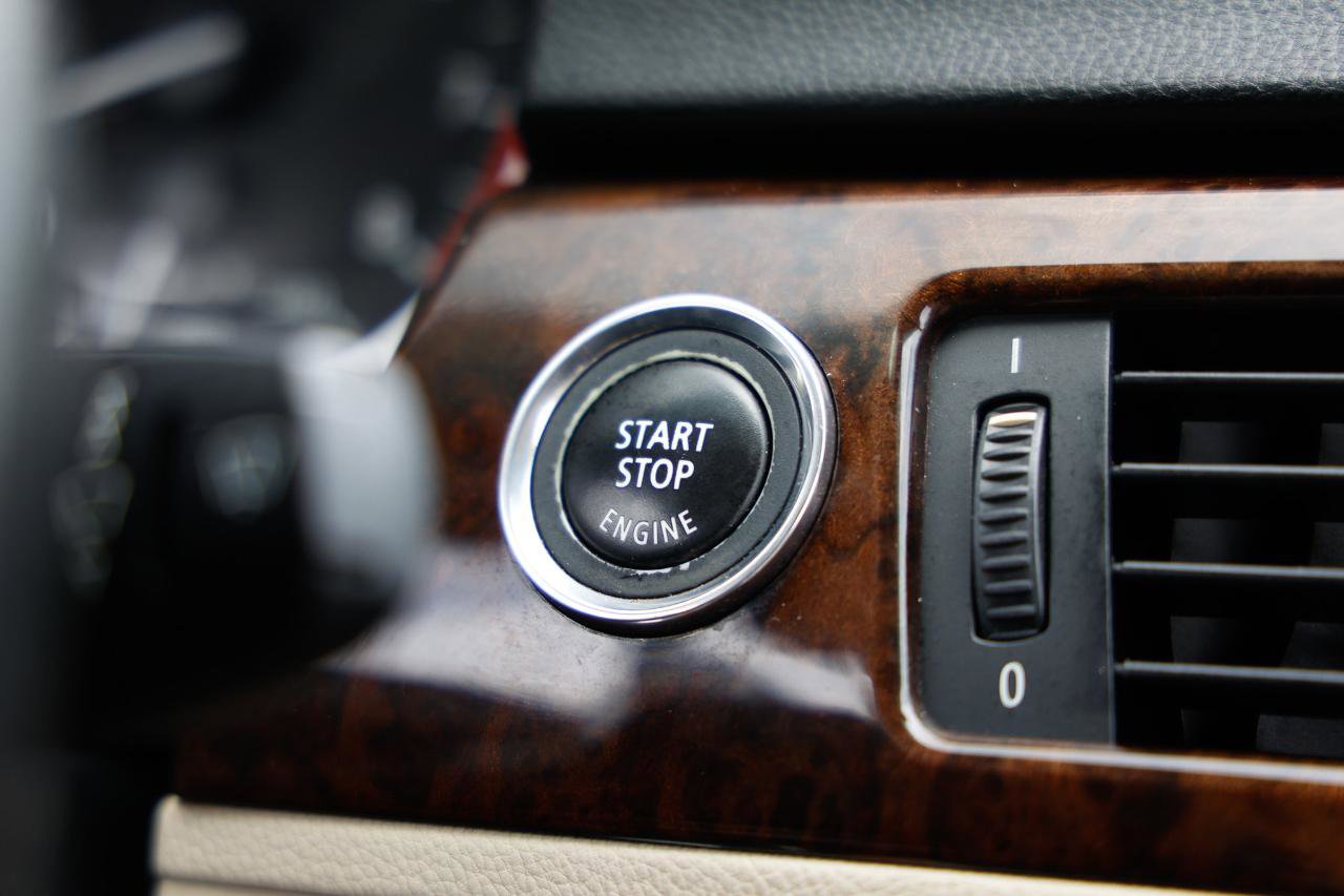 Used 2010 BMW 328i Coupe w/ Premium Pkg image 29