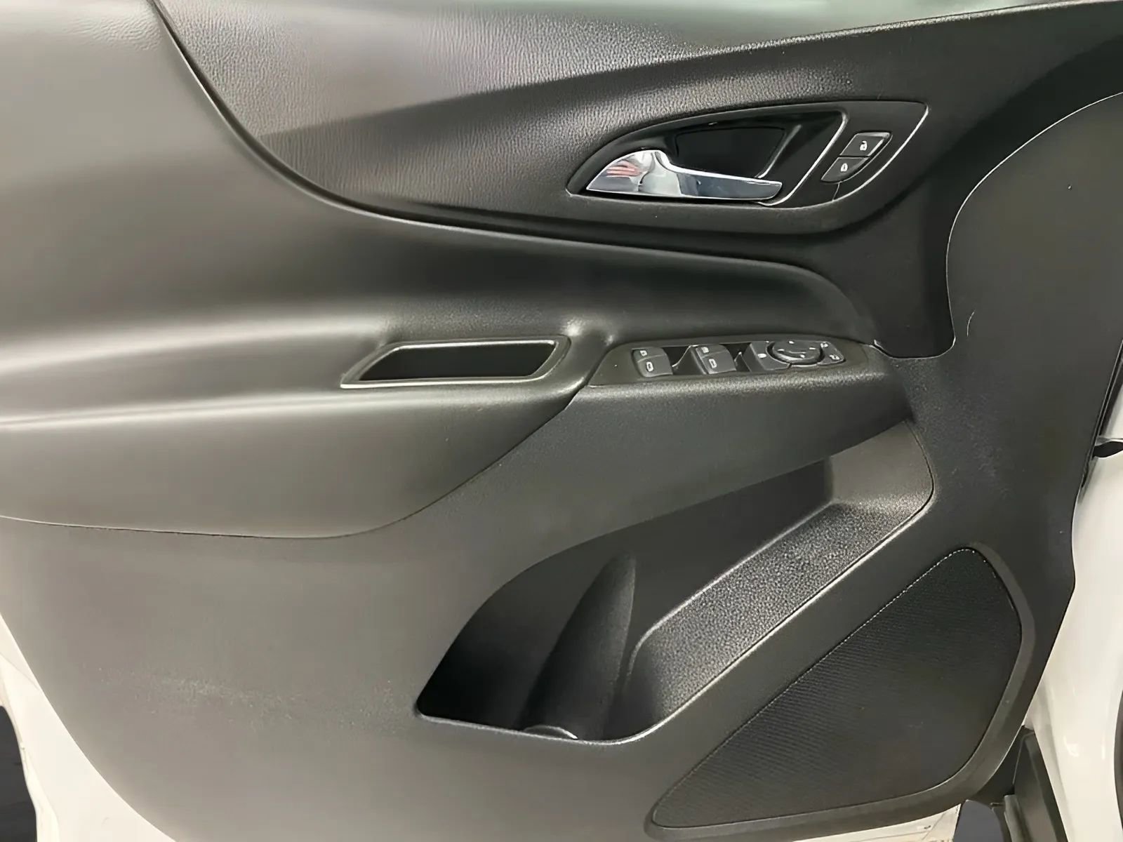 Used 2021 Chevrolet Equinox LT FWD image 8