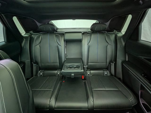 Used 2023 Cadillac Lyriq 2WD image 16