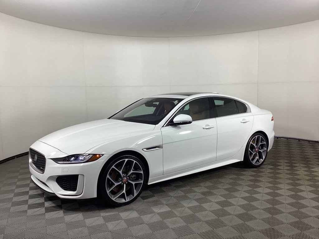 Used 2020 Jaguar XE R-Dynamic S image 5