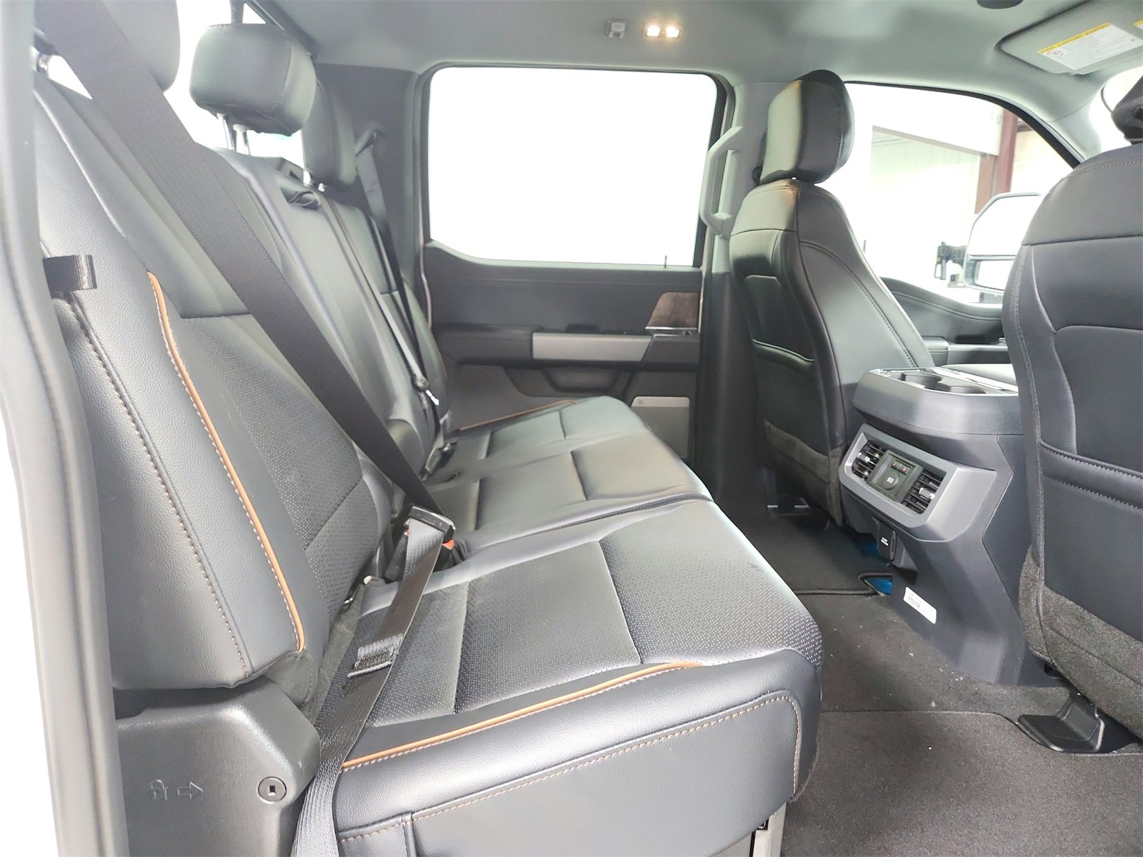 New 2026 Ford F350 Lariat w/ Black Appearance Package image 38