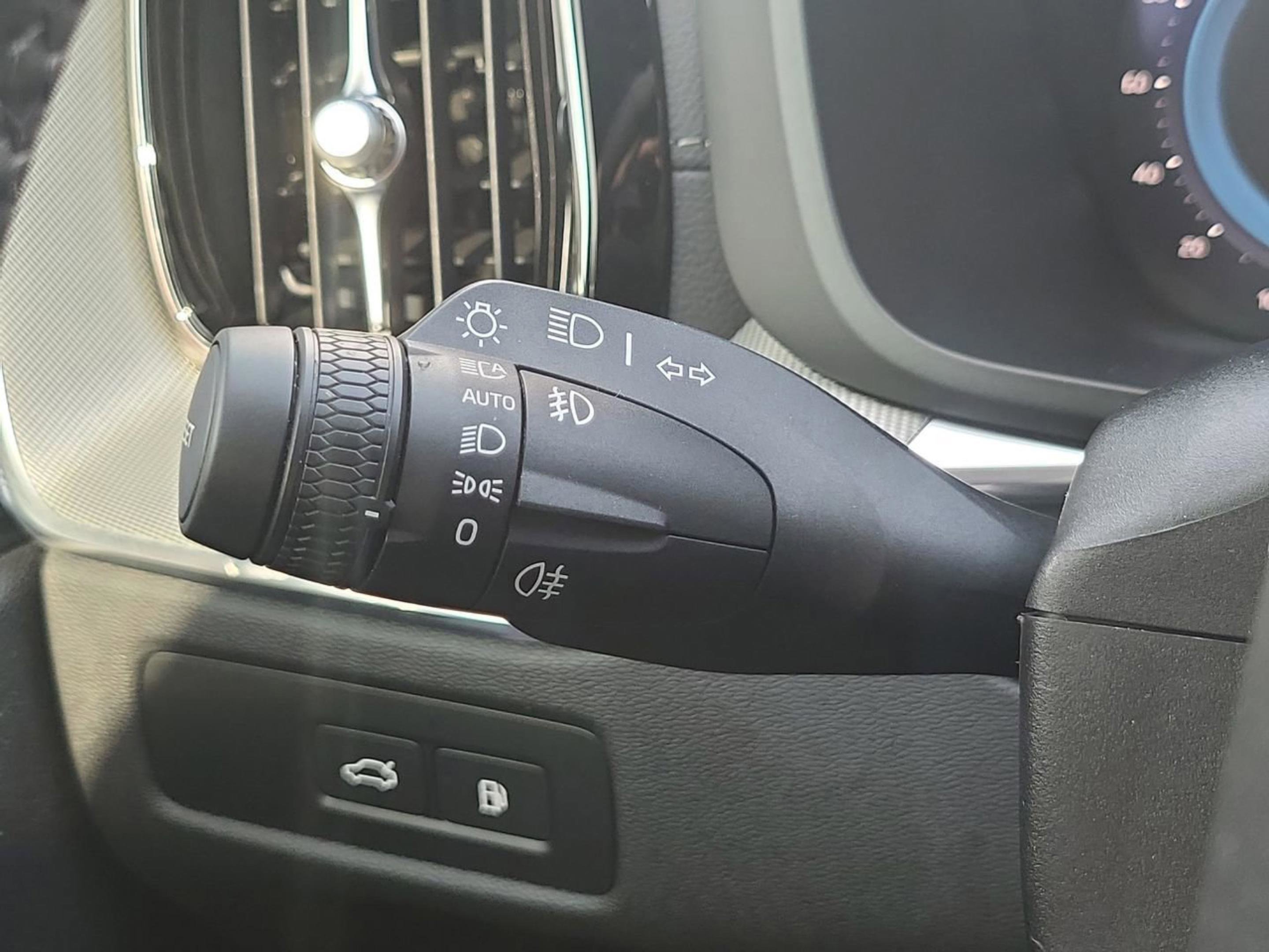 Used 2024 Volvo XC60 T8 Polestar w/ Protection Package Premier image 25